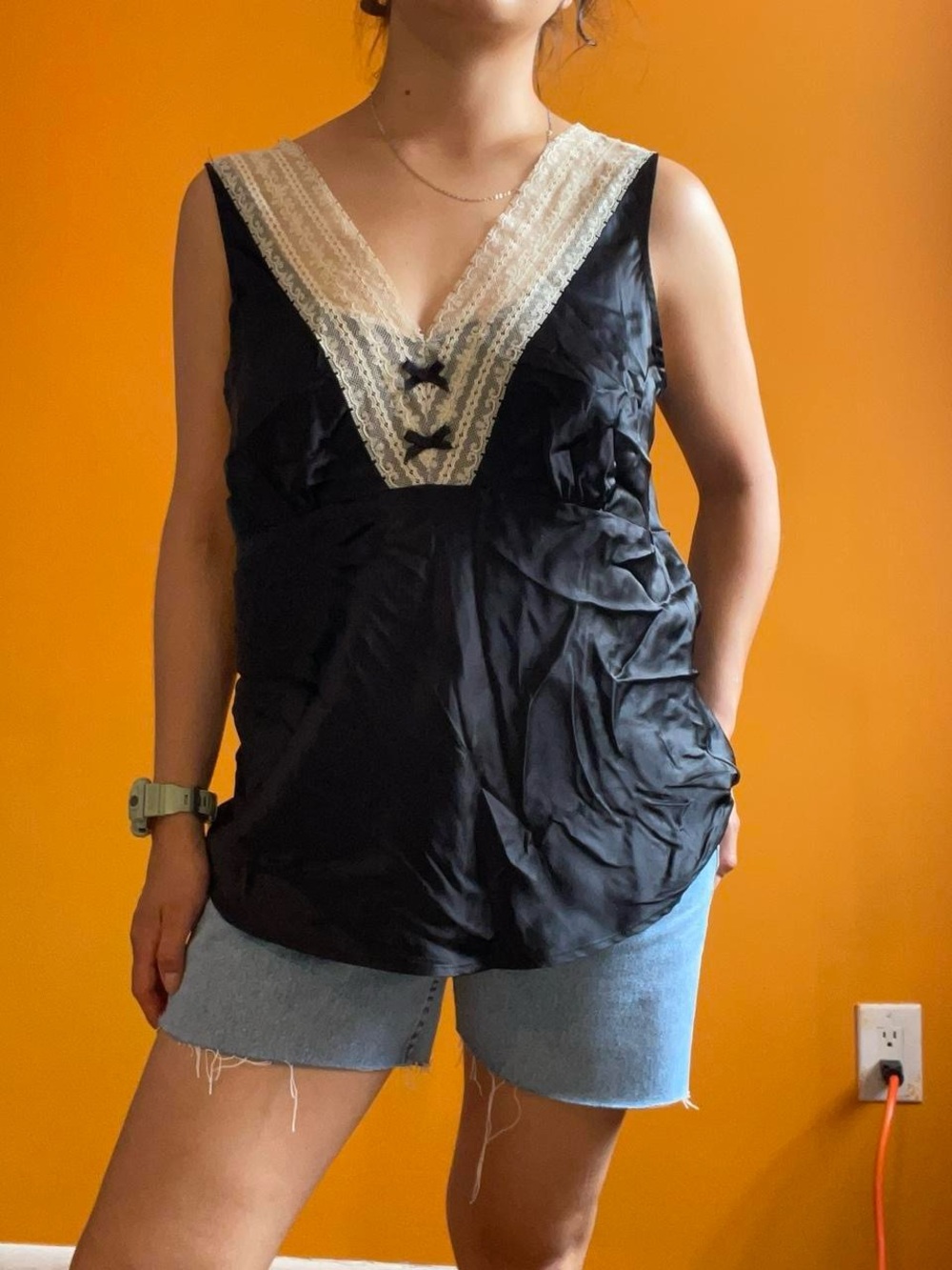 100% SILK DEEP V BLACK TANK BOW AND LACE DETAIL• VTG OLD NAVY - Picture 2 of 3
